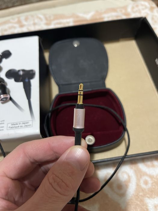 Casti hi res in ear JVC HA-FW01