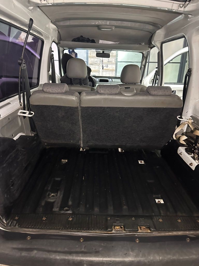 Vând Renault Kangoo 4x4 1900dci
