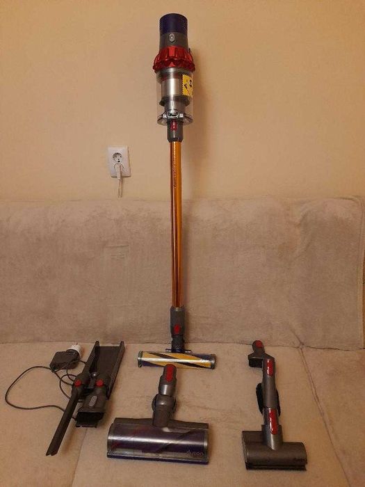 De vanzare Dyson Cyclone V 10 Absolute cu perie laser originala