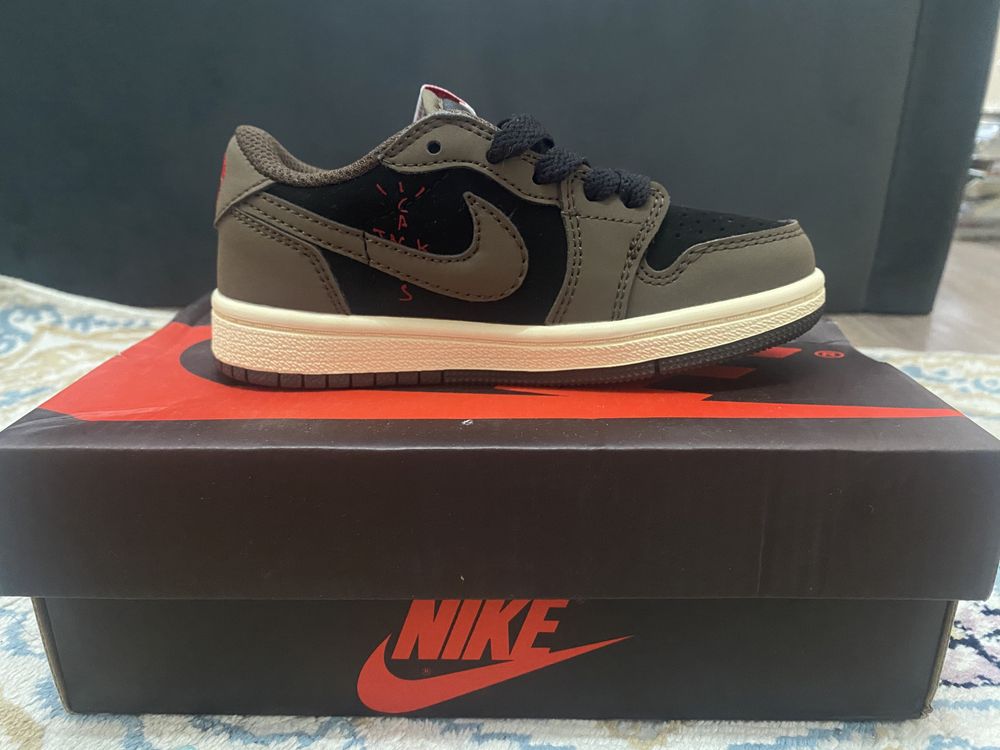 Детские кроссовки Nike Air Jordan 1 Low Dunk