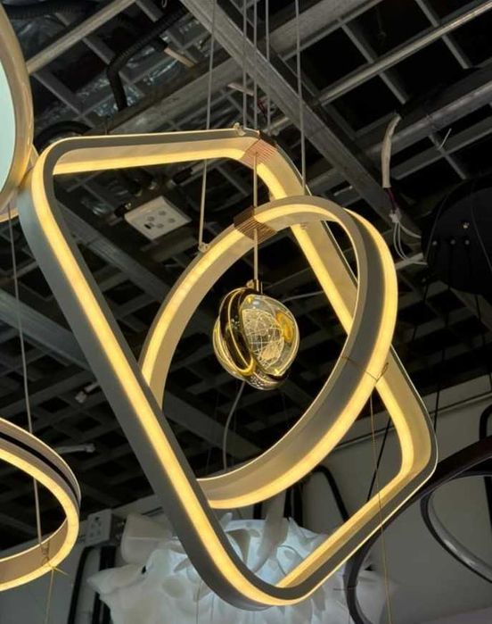 Продается люстра