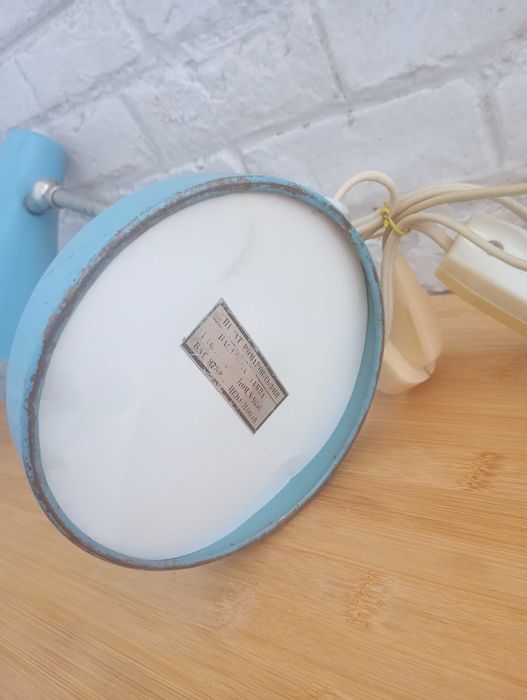 Стара лампа настолна