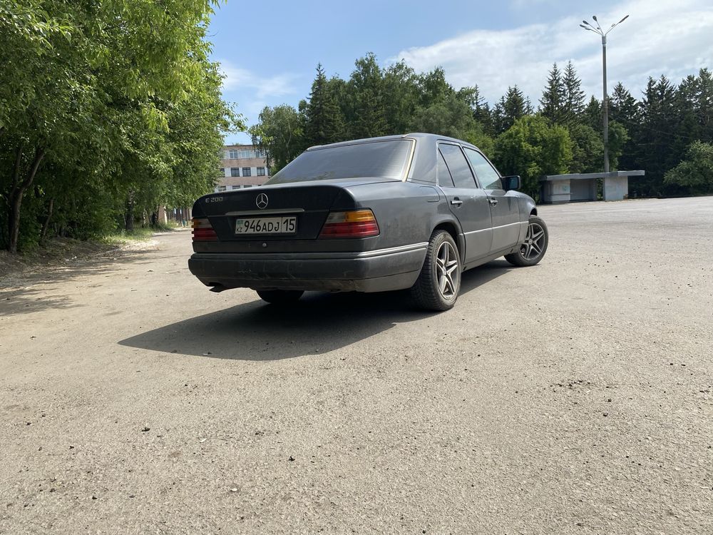 Мерседес 124 Е 2.0