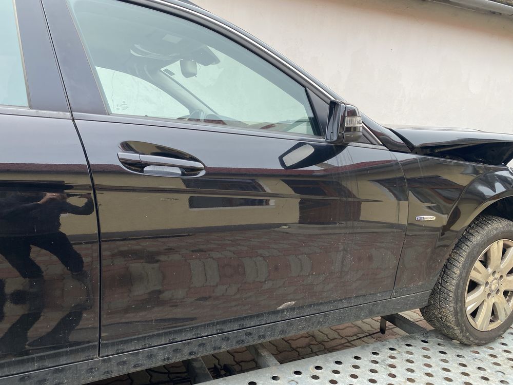 Usa stanga/dreapta/fata/spate/mercedes c220/w204 break