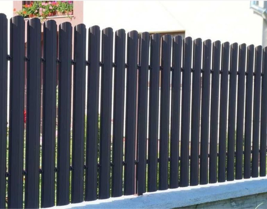 Vindem producem garduri la comanda