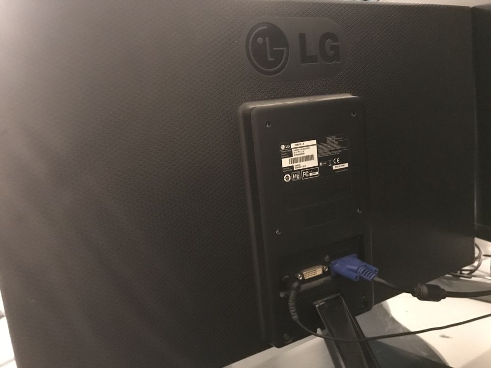 Monitor LED LG 23.5", Wide, DVI, VGA, Negru