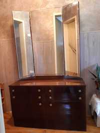 Ретро тоалетка с огледала, ракла и нощни шкафчета