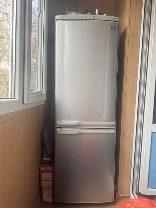 Продаю холодильник