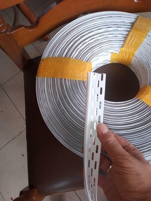 vând amorsă poliuretanica, colțare pt rigips