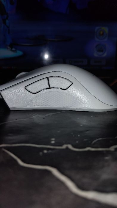 Mouse razer deathadder essential alb nou