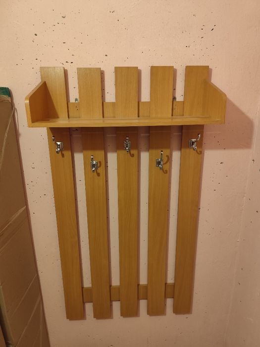 Вешалка в прихожую