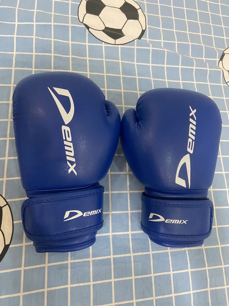 Боксерский перчатка Demix