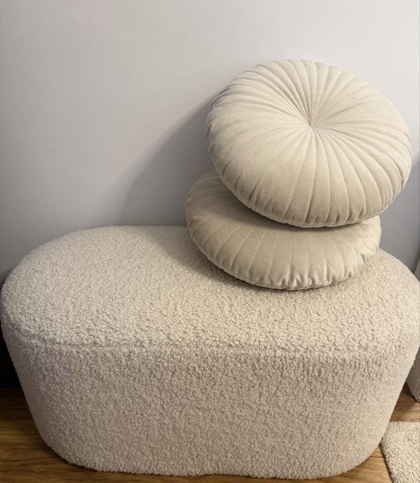 Bancuta Jysk plus 2 perne