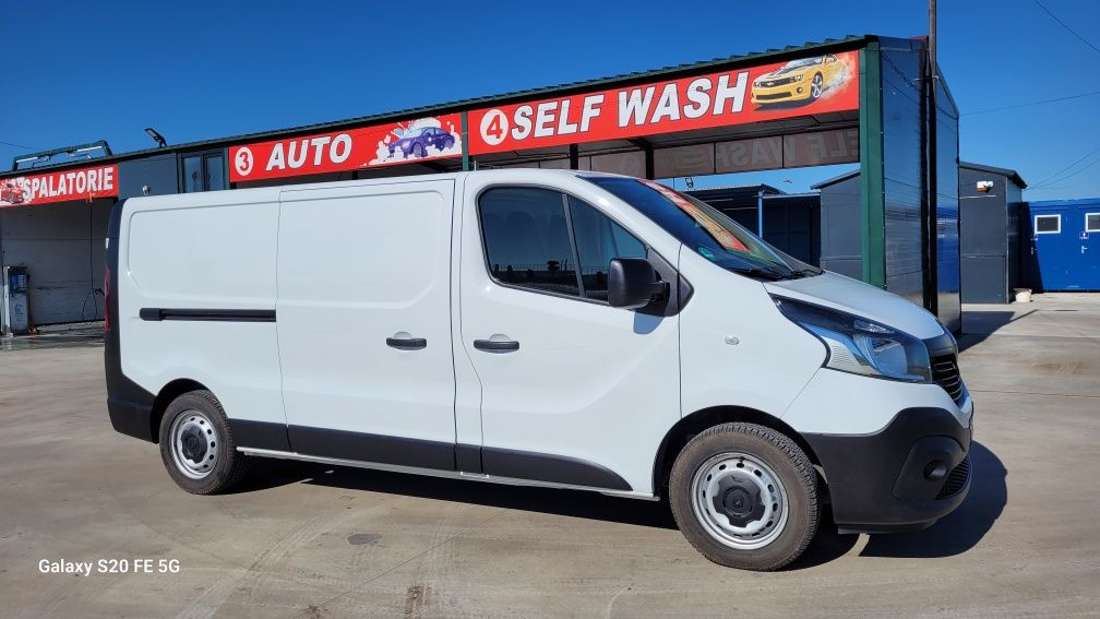 Renault trafic 2015  L2h1 Top!!