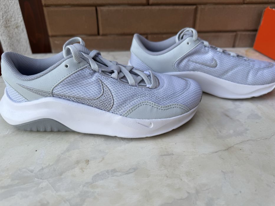 Nike Legend Essential  37,5
