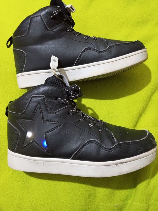 Ботинки lcwaikiki 32 р.