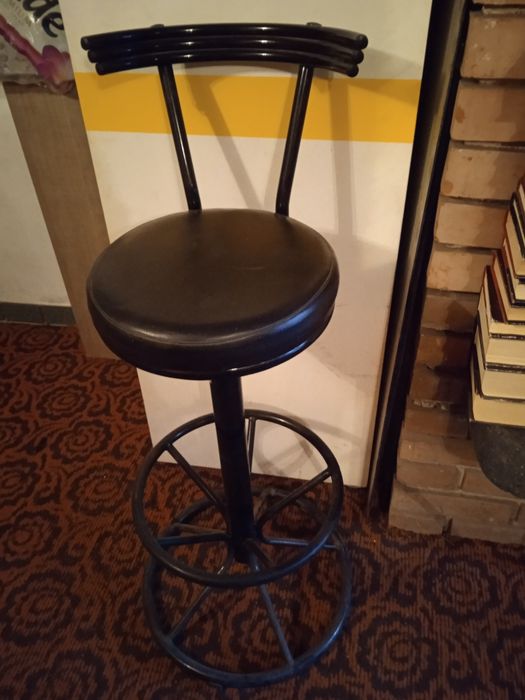 Бар - стол, подходящ за заведения