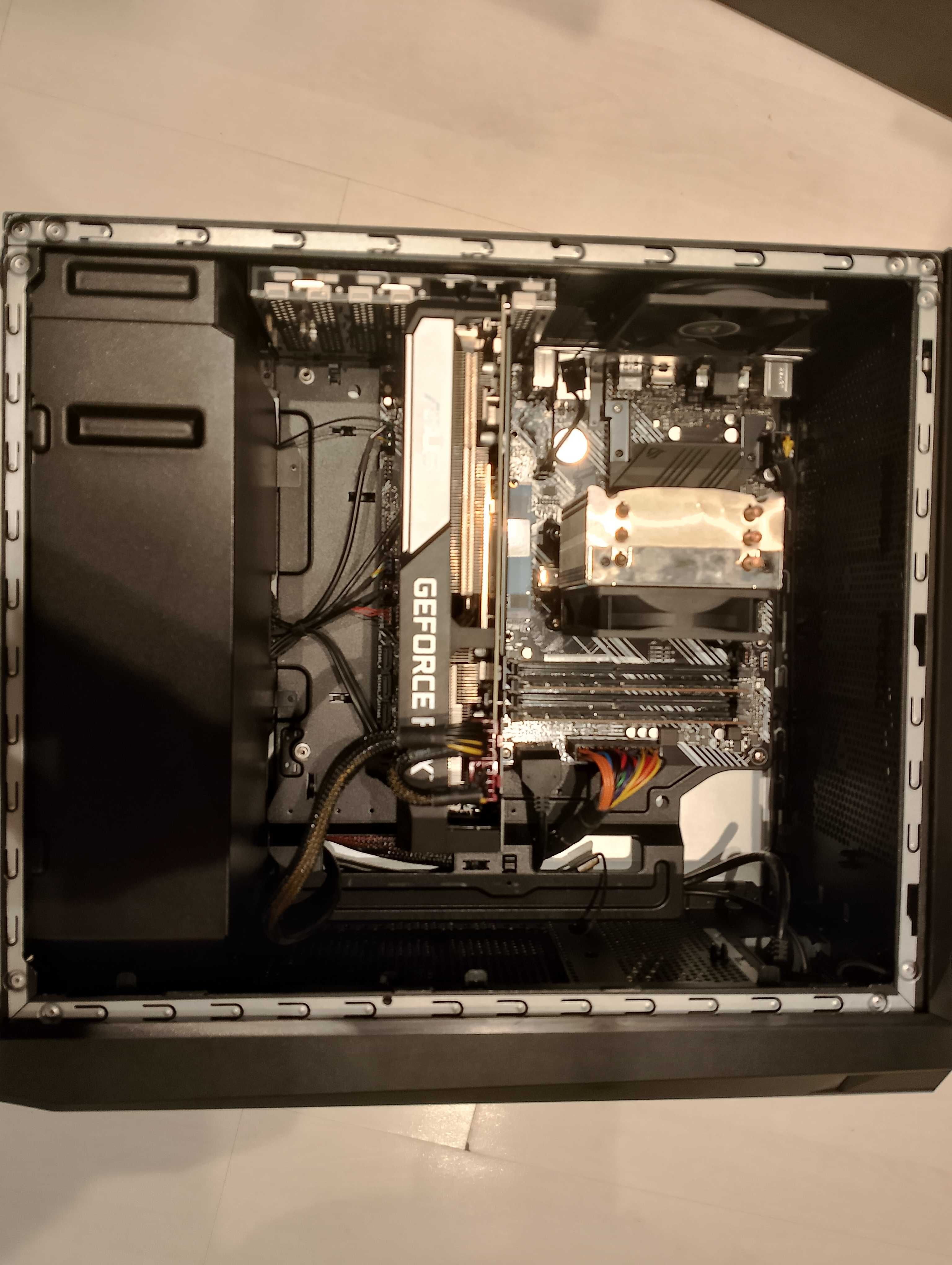 Геймърски компютър Asus ROG G15DK