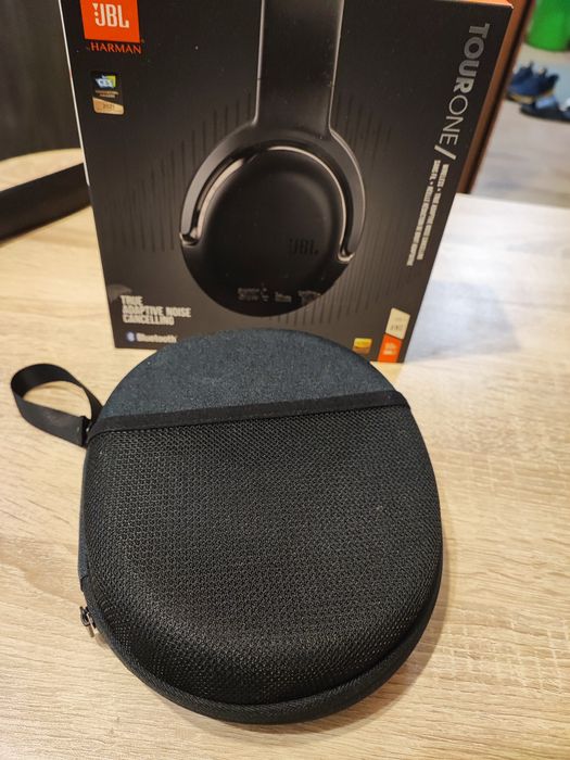 Bluetooth слушалки JBL TOUR ONE