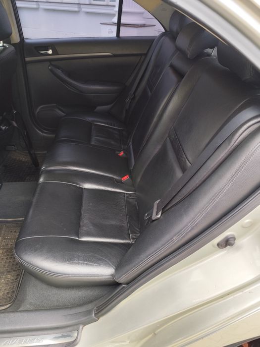 Toyota Avensis hatchback