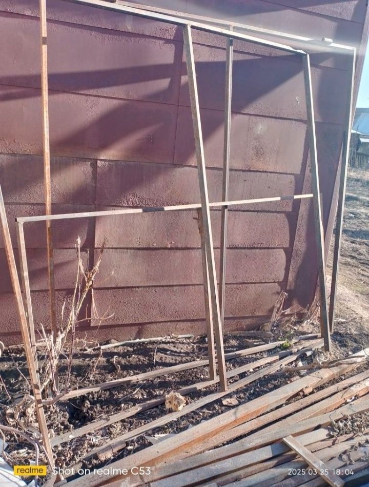 Продам ворота и калитку из профтрубы