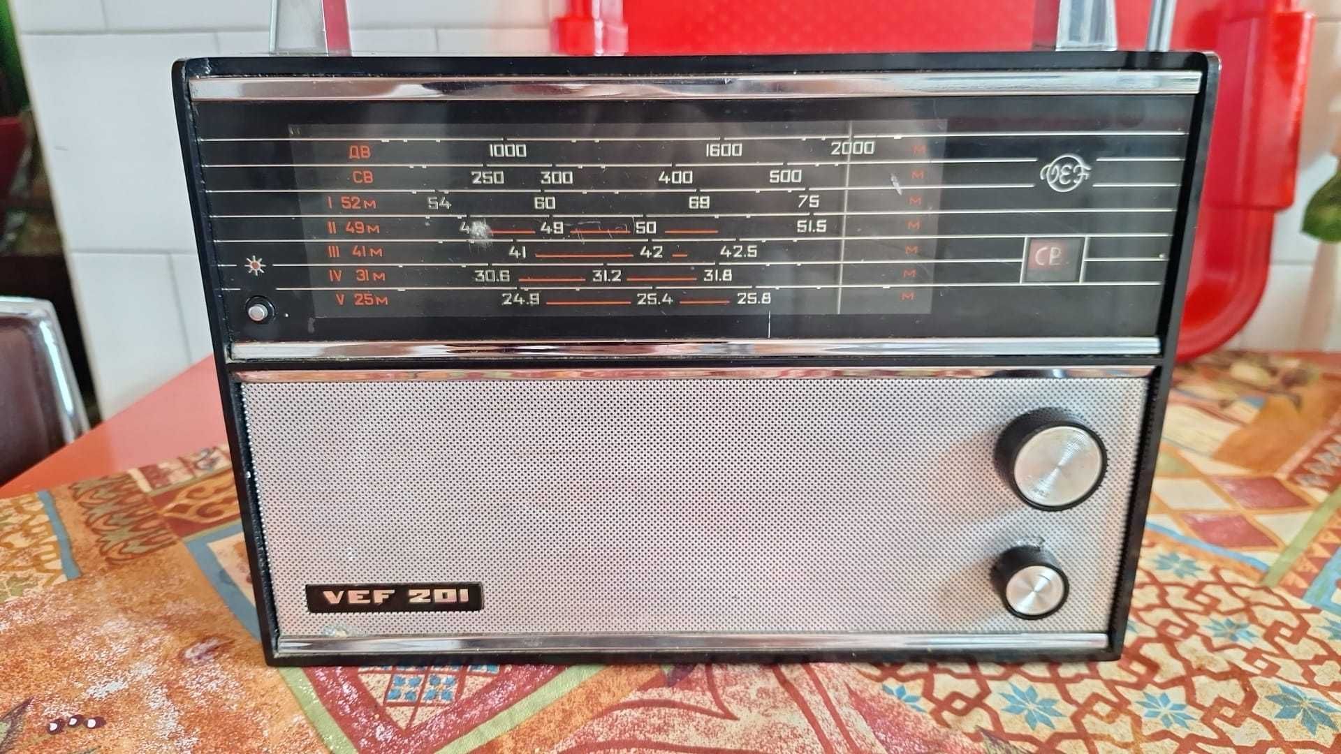 Radio portabil VEF 201