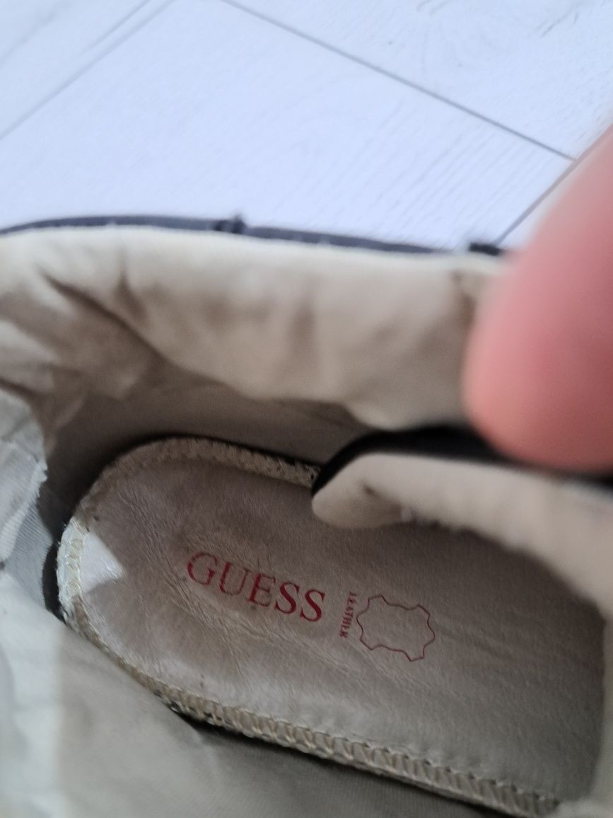 Ghete piele guess marimea 34 cu 21.5 cm