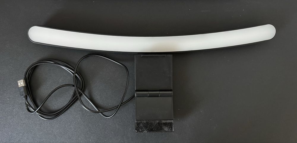 Lampa pentru monitor cu RGB