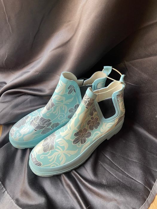 Къси Гумени Ботуши, 38