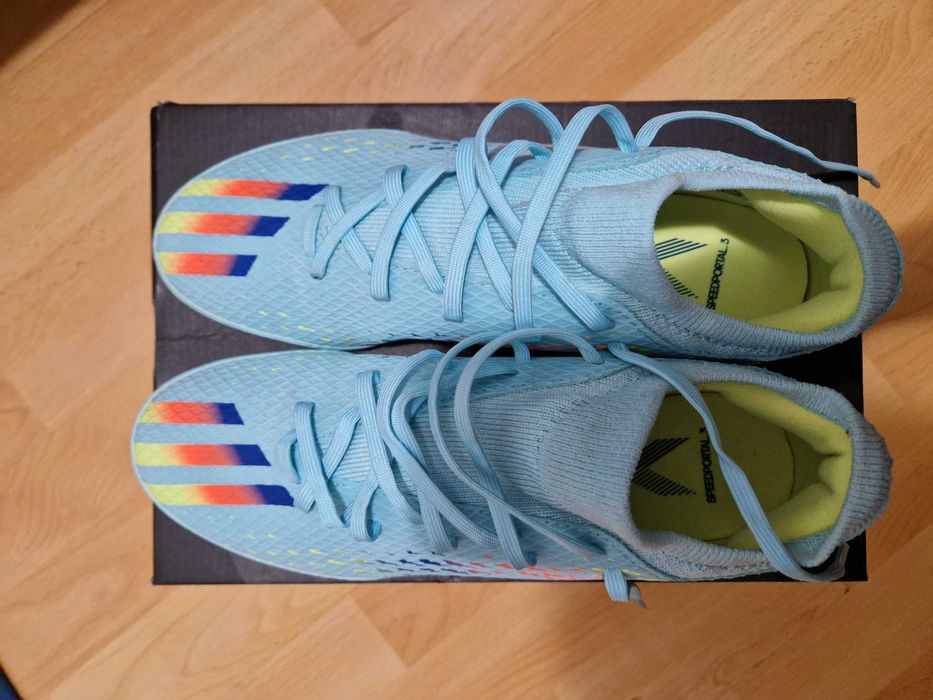 Adidasi fotbal marca Adidas, 41 1/3