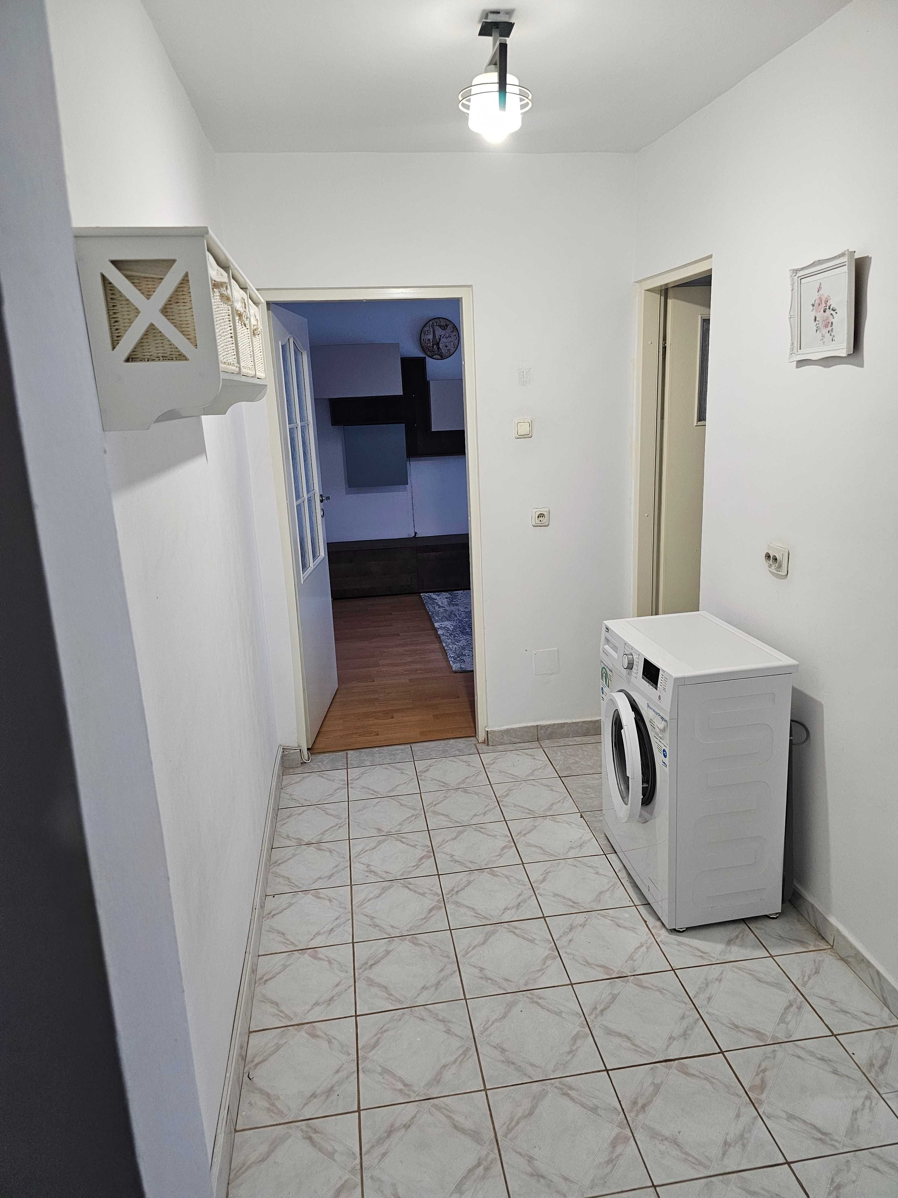 Apartament de închiriat, zona Lama