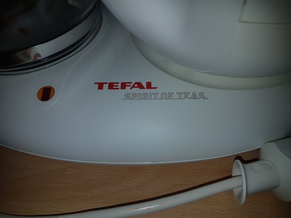 Чайник Tefal в идеальном состоянии