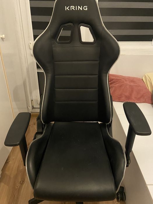 Kring геймарски стол