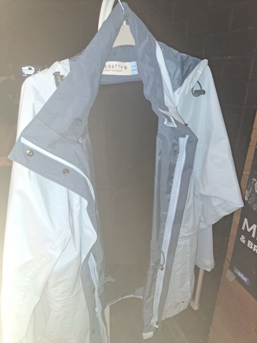 Scurta impermeabila de toamna