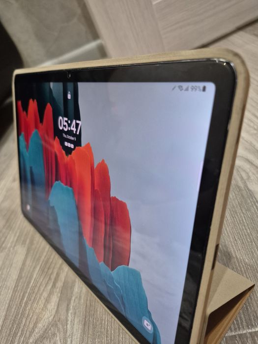 Продаётся Samsung Galaxy Tab S7 5G плюс бонусы!