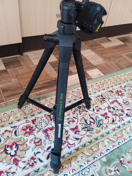 Продам штатив в хорошом состояние