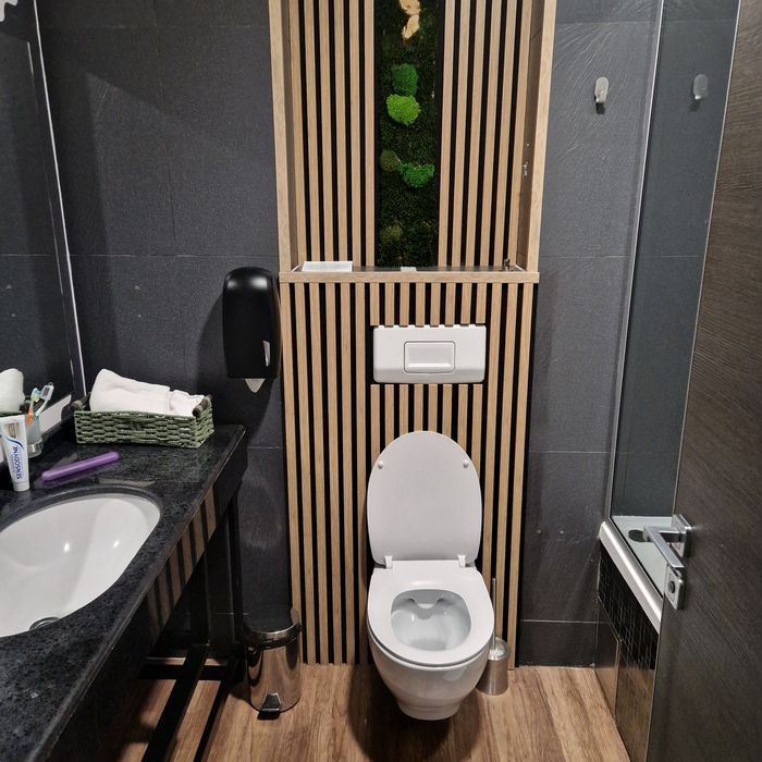 Construcții amenajări interioare var lavabil aplicat la pompa profi