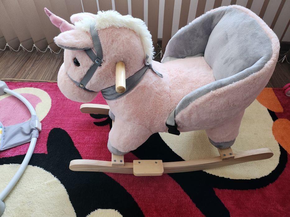 Moni Музикално конче люлка