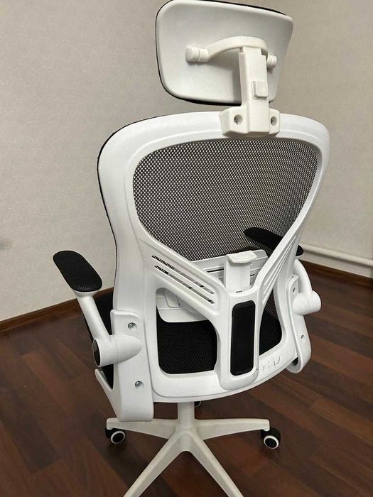 Продам офисные стулья