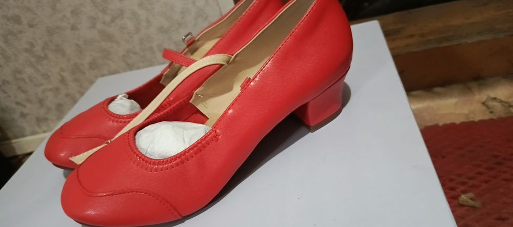 Продам туфли народные