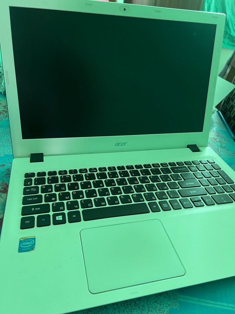 Acer Aspire E5-573G-53KH (NX.G97ER.003), бежевый – мощность и стиль