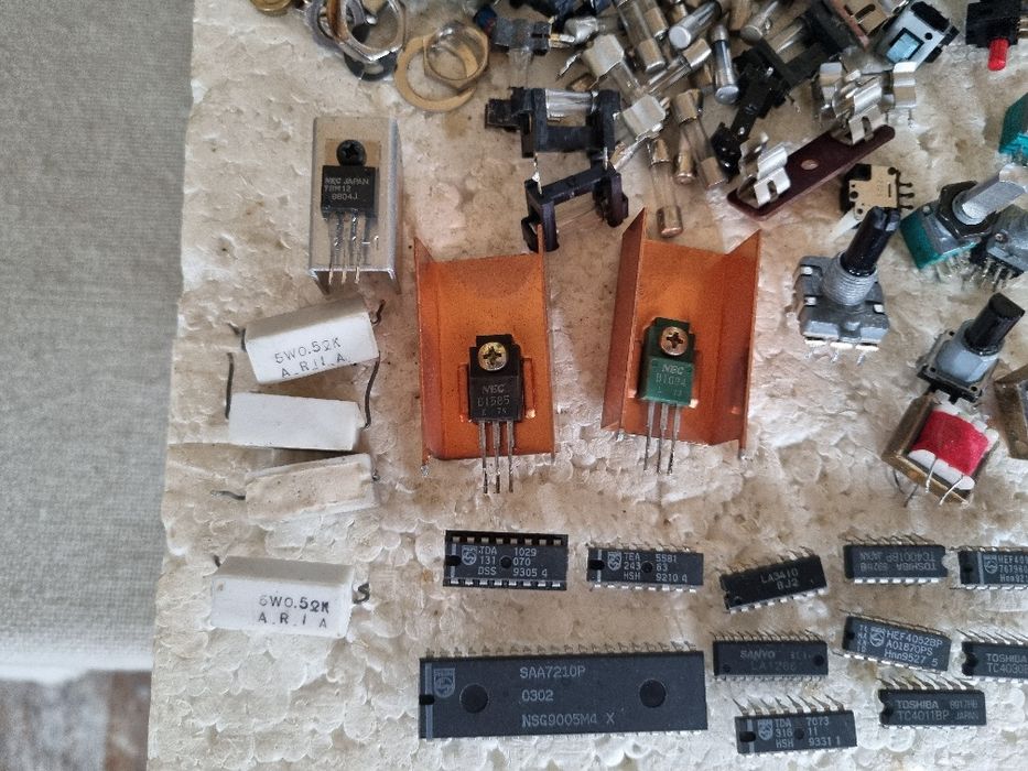 Pachet dif piese, componente aparatura, etc. Perfecta stare