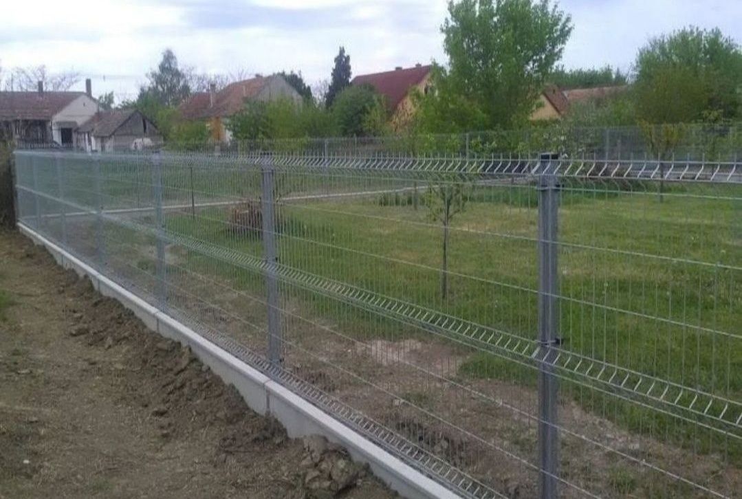 Împrejurim terenuri cu garduri porți