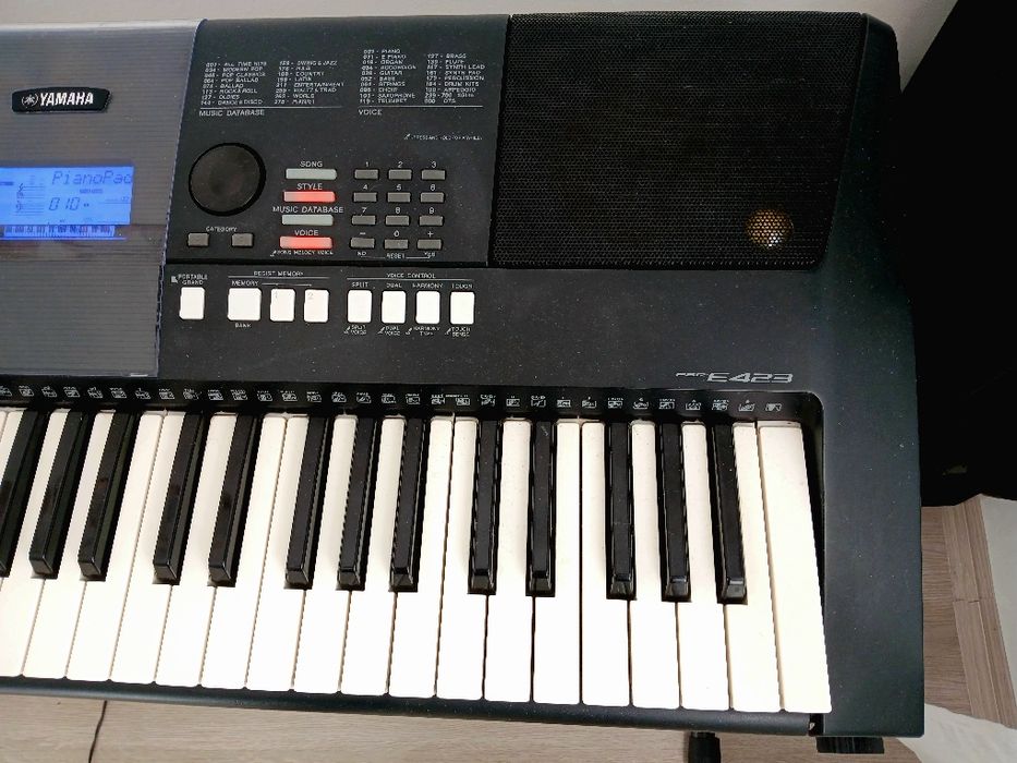 Orga Yamaha PSR E423