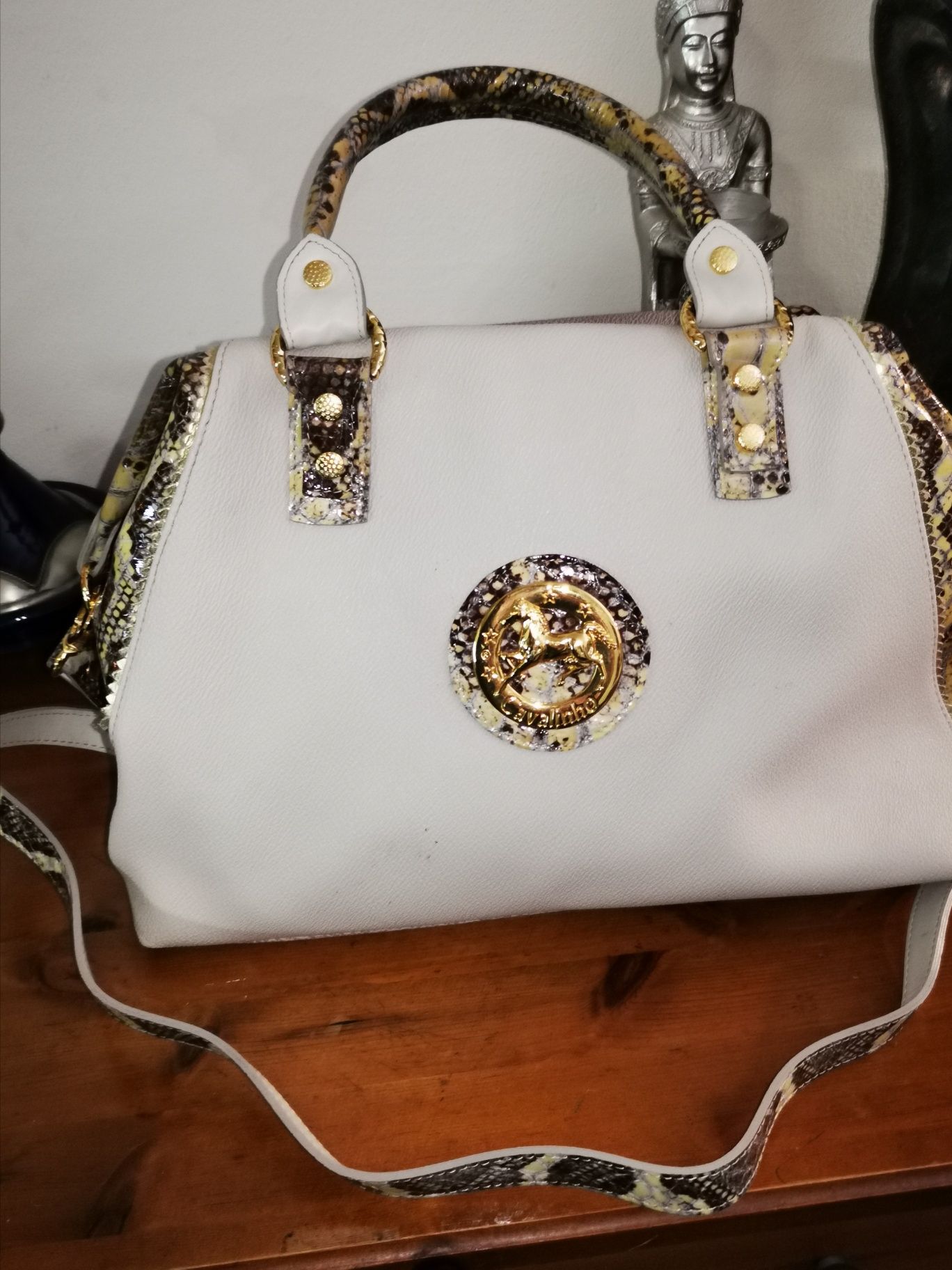 Designer Bag Чантата е модел на марката Cavalinho. Като нова
