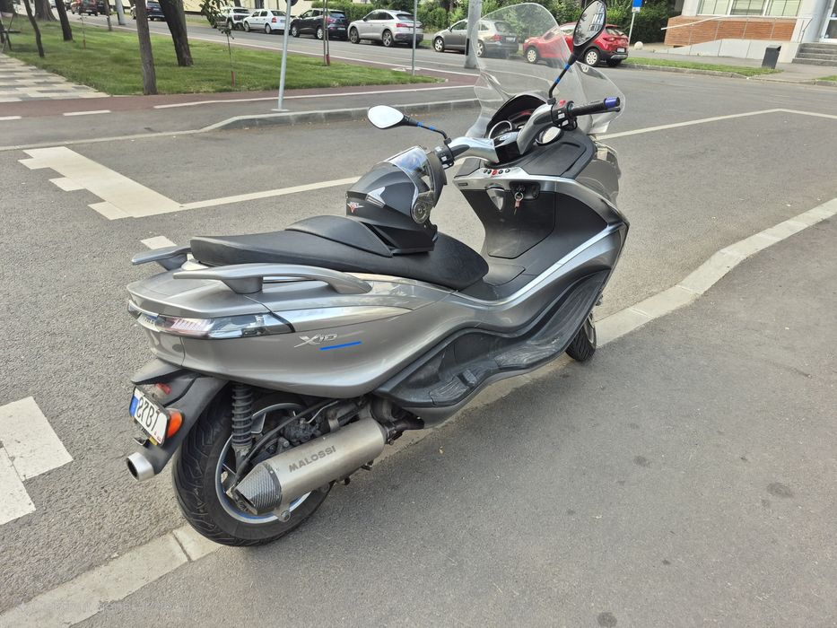 Vând piaggio x10 2016