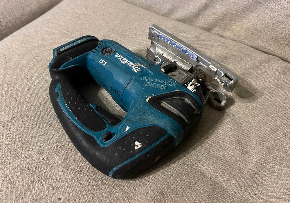 Fierăstrău vertical pendular Makita BJV180, 18V LXT, doar corp