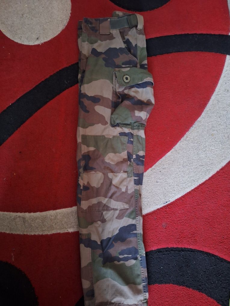 pantaloni camuflaj  L