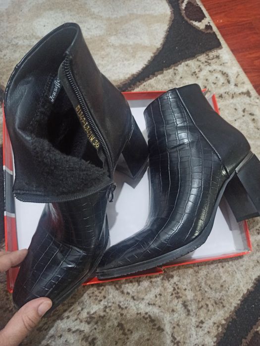 Ayollar qishki etigi