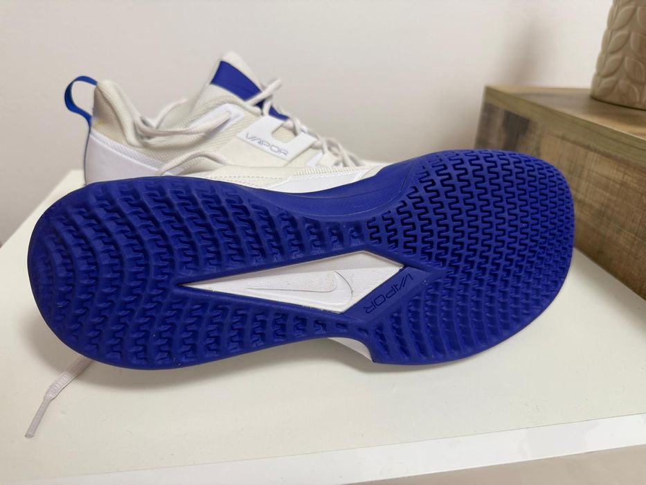 Adidași Nike Court Vapor (41-42,5 noi, nepurtați)